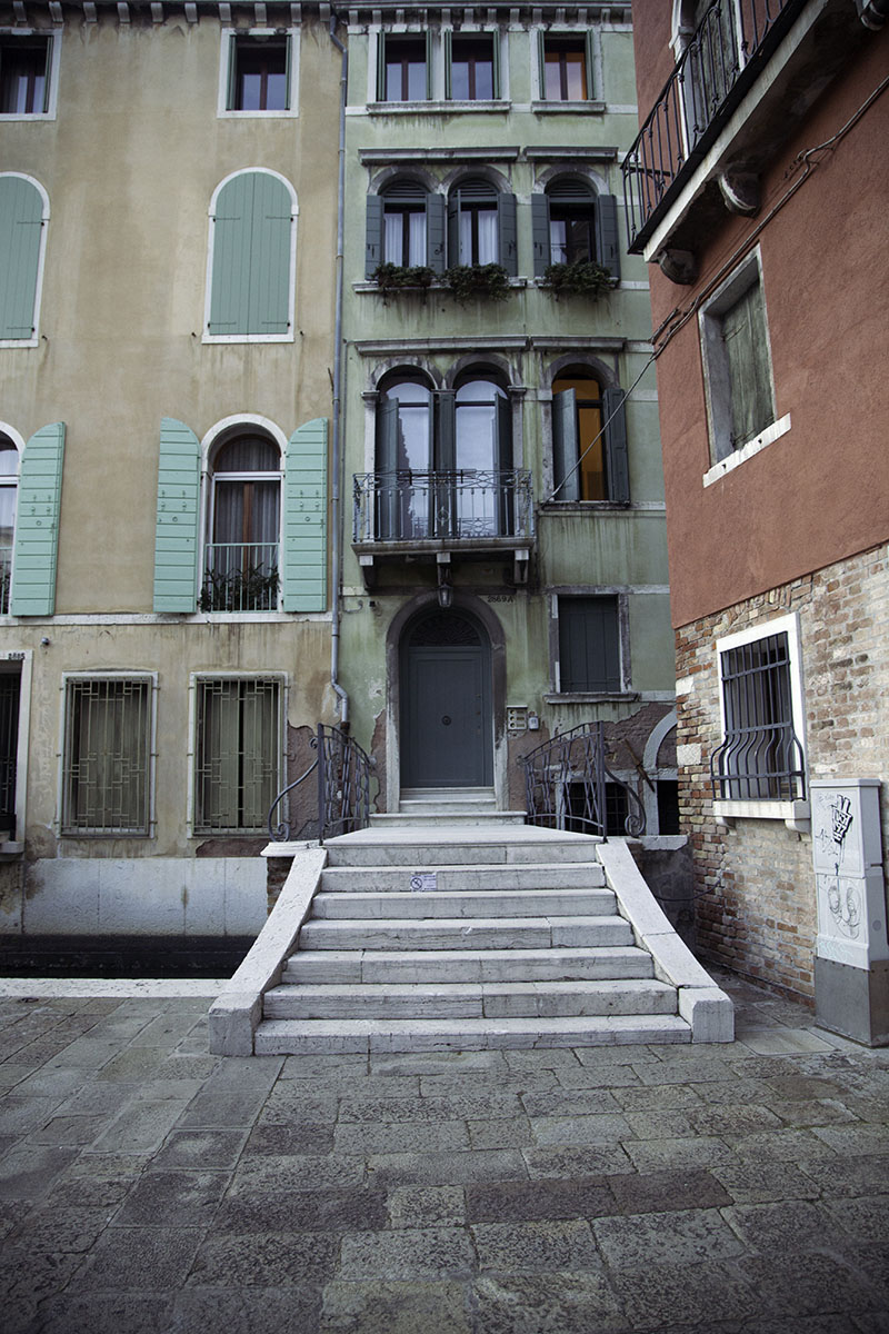Venice_Italy_Building (DeenaDanielle)