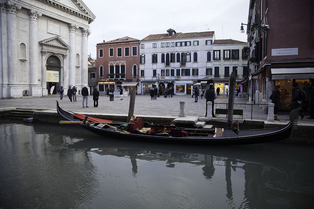 Venice_Italy_Gondola (DeenaDanielle)