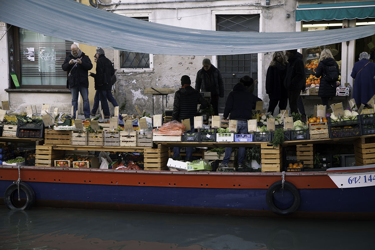 Venice_Italy_Market (DeenaDanielle)