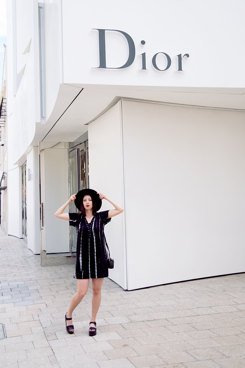 Black Floppy Hat styled by popular Los Angeles fashion blogger Nomad Moda