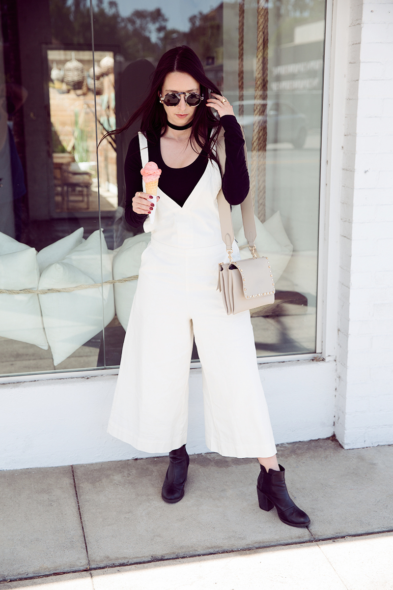 Styling Trendy White Overalls in Los Angeles by popular Los Angeles fashion blogger, Nomad Moda